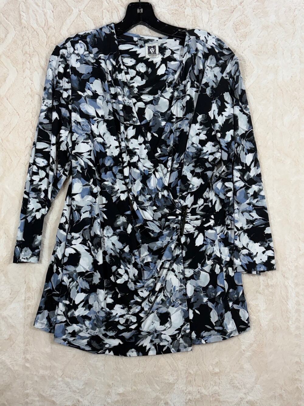 Anne Klein Plus 1X Black Gray Abstract Floral Wrap Top Blouse EUC